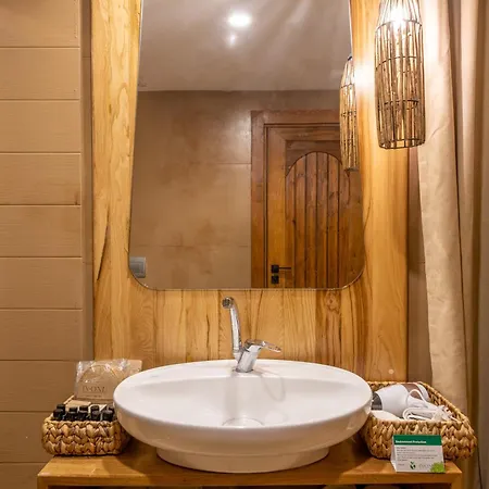 Inone Mucho Selection מלון