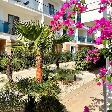 Inone Mucho Selection מלון 4*