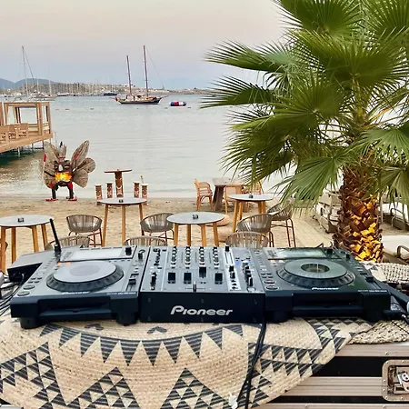 Inone Mucho Selection מלון