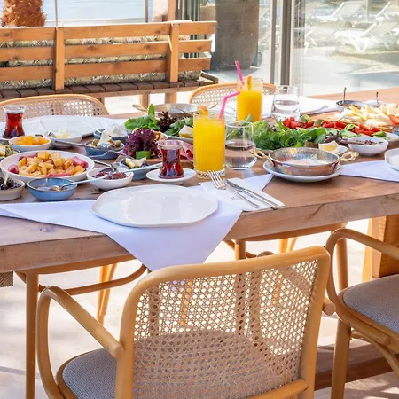 מלון Inone Mucho Selection 4*