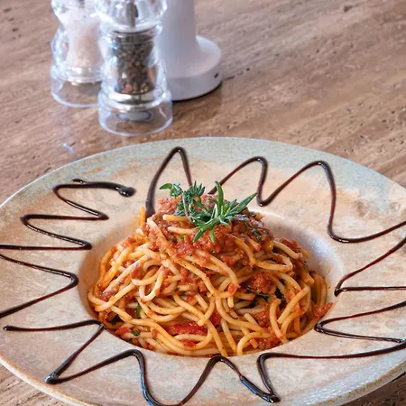 מלון Inone Mucho Selection גומבט